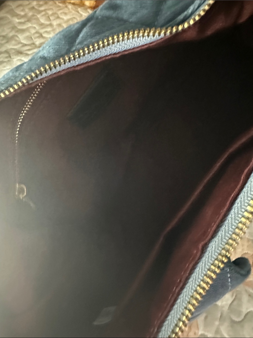 Quilted Blue Shoulder Bag with Gold Chain not authentic - Picture 10 of 10